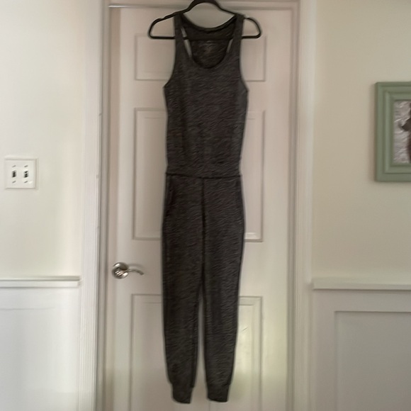 Sweaty Betty Gary Jumpsuit Sleeveless Black Marl Heathered Gray XS - Picture 4 of 4